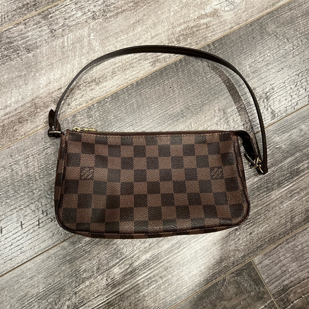 Louis Vuitton Poch Acc Damier